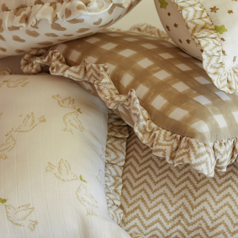 Muslin Ruffle Mini Pillow