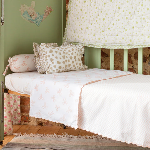 Scalloped Dohar Baby Blanket